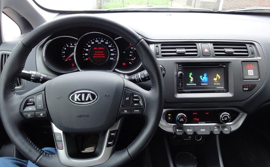 Kia Rio 2 DIN autórádió beszerelő keret, fekete (381178-29-2)