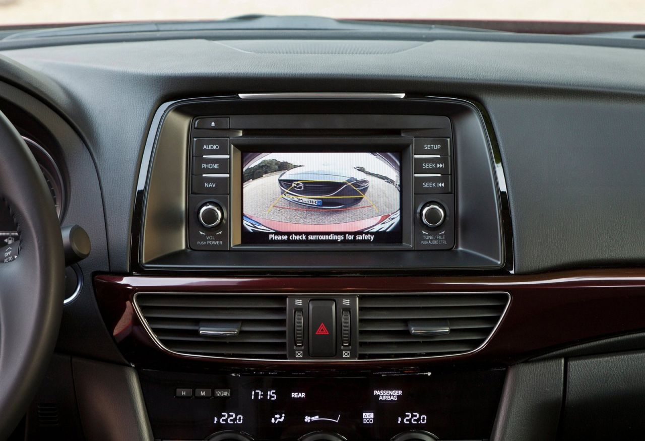 Mazda tolatókamera adapter (CAM-124-AD)