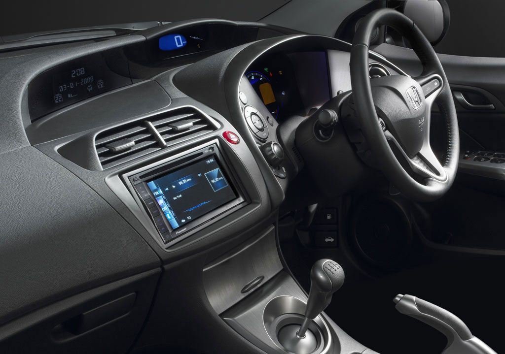 Honda Civic 2 DIN autórádió beszerelő keret (381130-20)