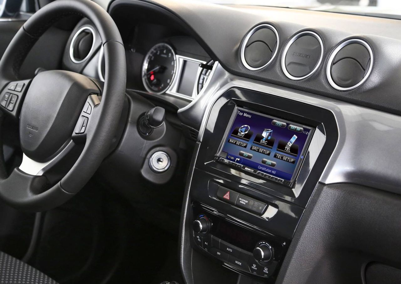 Suzuki Vitara 2 DIN autórádió beszerelő keret (Outlet, Karcos termék!)